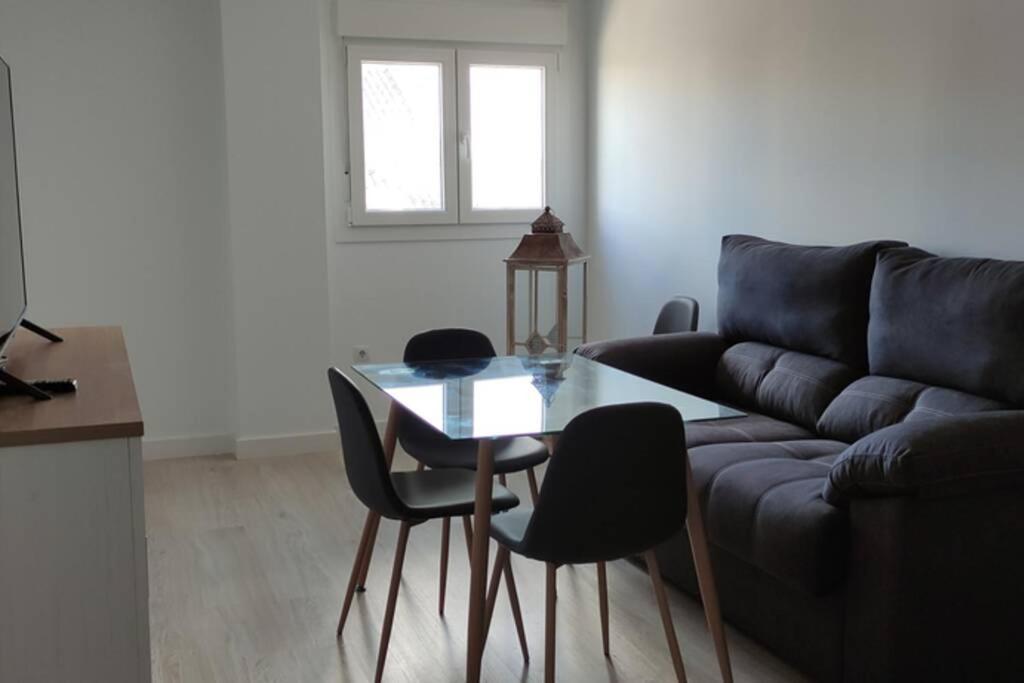 Apartamentos Nayda 2 Habitaciones เมรีดา ภายนอก รูปภาพ